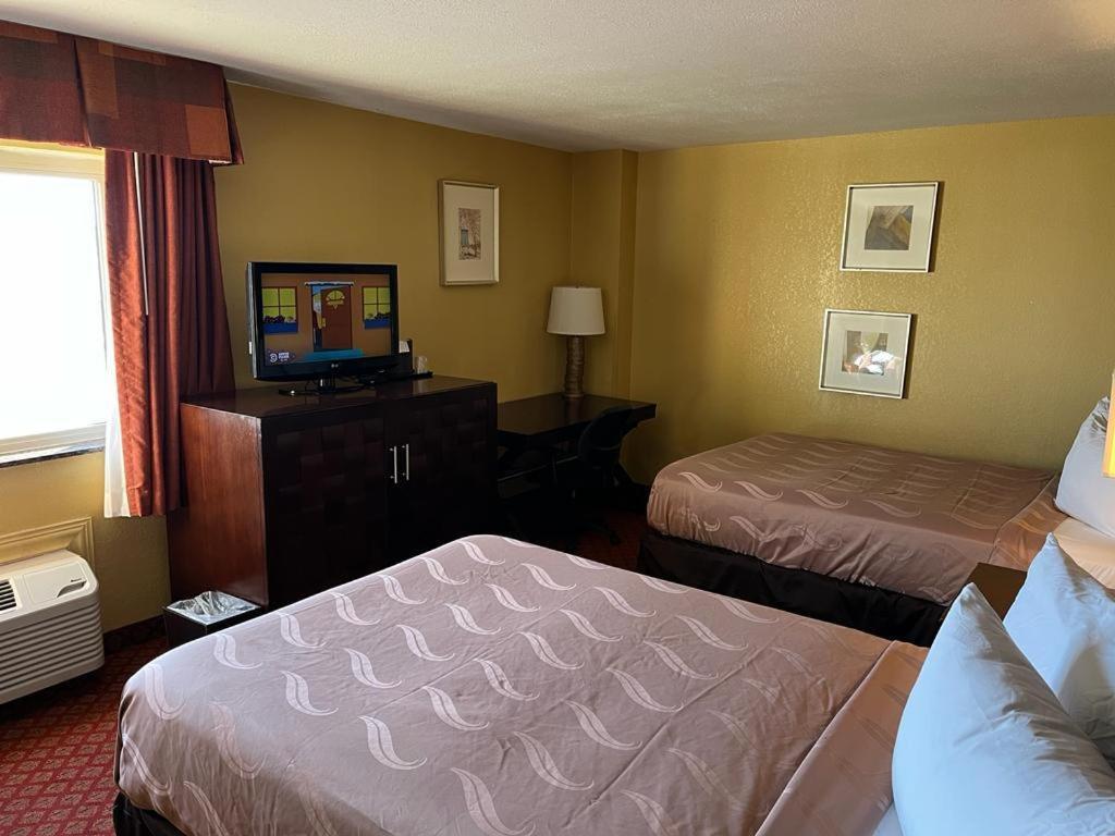 Hutchi Bell Hotel South Hutchinson Luaran gambar